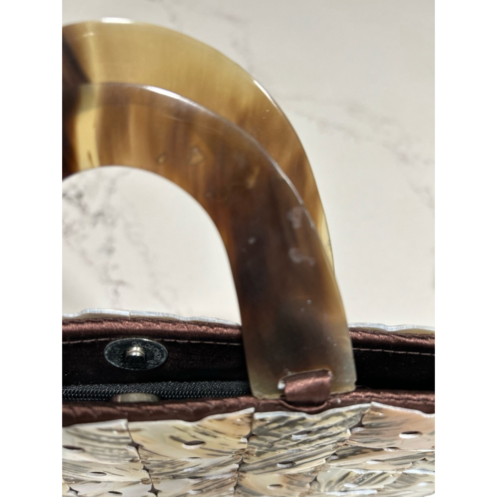 NEW Summer Beachy Shell Mother of Pearl Lined Clutch 10”x6” - Picture 6 of 7